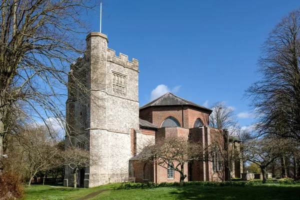 MICHELDEVER, HAMPSHIRE/UK - MARCH 21 : View of St Mary's Church — Stock Photo, Image