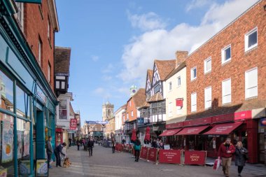 Salisbury, Wiltshire/Uk - 21 Mart: High Street alışveriş bölgesine ben