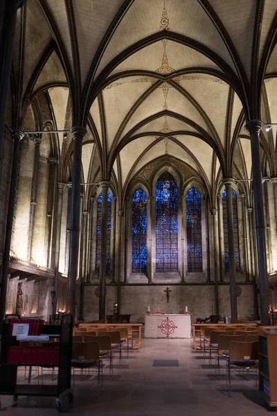 SALISBURY, WILTSHIRE / UK - MARÇO 21: Vista interior de Salisbury — Fotografia de Stock