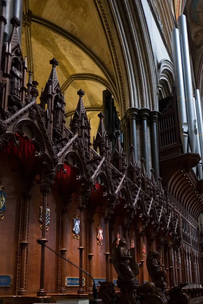 Salisbury, Wiltshire/Uk - 21 maart: Binnenaanzicht van Salisbury — Stockfoto