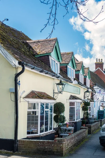 STOCKBRIDGE, HAMPSHIRE / UK - MARÇO 21: Vista de rua de Stockbridg — Fotografia de Stock