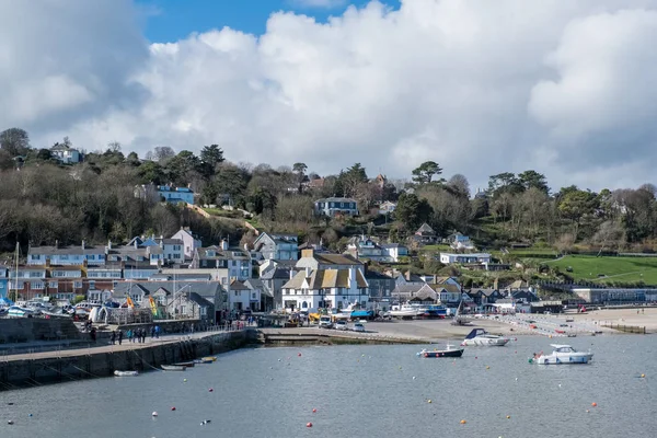 LYME REGIS, DORSET / UK - MARÇO 22: Vista de Lyme Regis da H — Fotografia de Stock