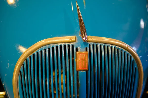 BOURTON-ON-THE-WATER, GLOUCESTERSHIRE/UK - MARCH 24 : Old Fiat G — Stock Photo, Image