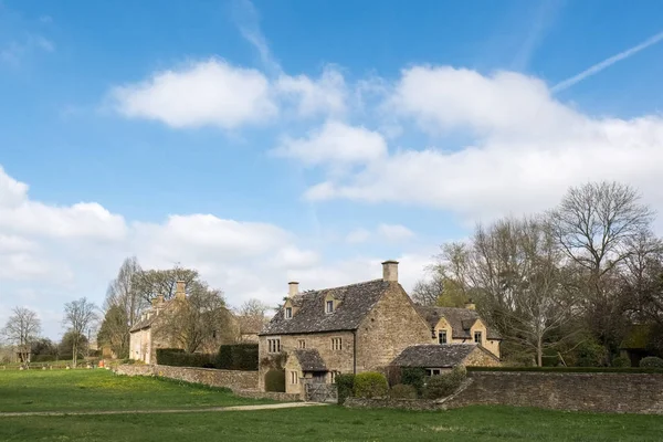 Wyck Rissington, Gloucestershire/Uk - 24 maart: Pittoreske Wyc — Stockfoto