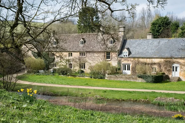 UPPER SLAUGHTER, GLOUCESTERSHIRE / UK - MARÇO 24: Vista panorâmica da — Fotografia de Stock