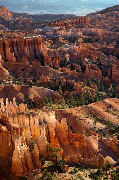 Ozářené skalní útvary v Bryce Canyon — Stock fotografie