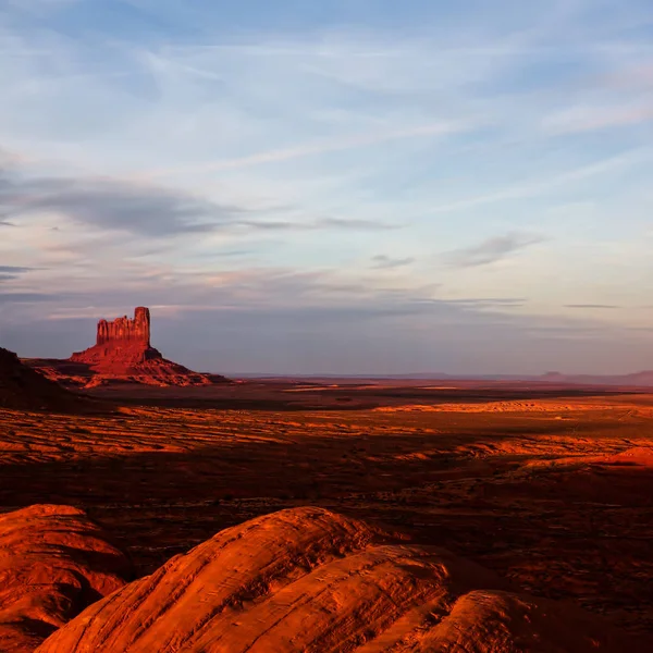 Sol desvanecendo-se sobre Monument Valley — Fotografia de Stock