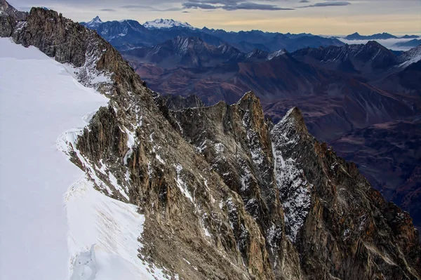 Uitzicht vanaf monte bianco (mont blanc) valle d'aosta Italië — Stockfoto