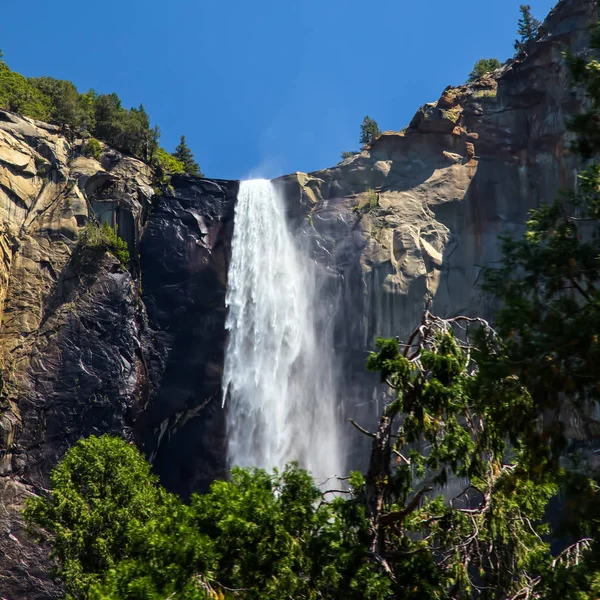 Cachoeira no Parque Nacional de Yosemite — Fotografia de Stock