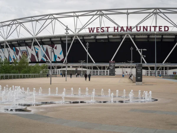 Londen/Verenigd Koninkrijk - 13 mei: West Ham Fc nieuw stadion in Queen Elizabeth — Stockfoto