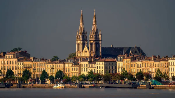 Bordeaux/Francja - 19 września: Widok po drugiej stronie rzeki Garonne t — Zdjęcie stockowe