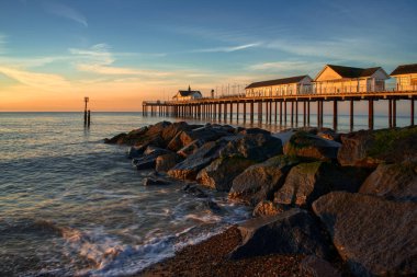 Southwold, Suffolk/Uk - 24 Mayıs: Sunrise Southwold Pier Suf üzerinde