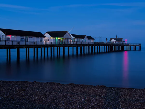 SOUTHWOLD, SUFFOLK / UK - 24 DE MAYO: Noche en Southwold Pier Suf — Foto de Stock