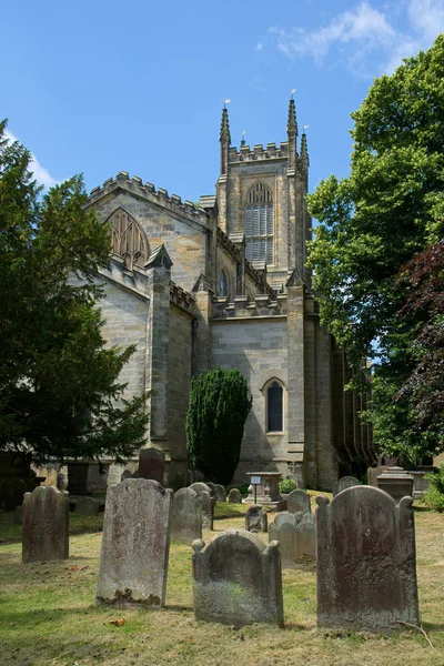 East grinstead, west sussex / uk - juni 17: st swithun 's church i — Stockfoto