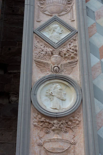 Bergamo, Lombardie/Itálie – 25. června: Detail z vnějšku — Stock fotografie