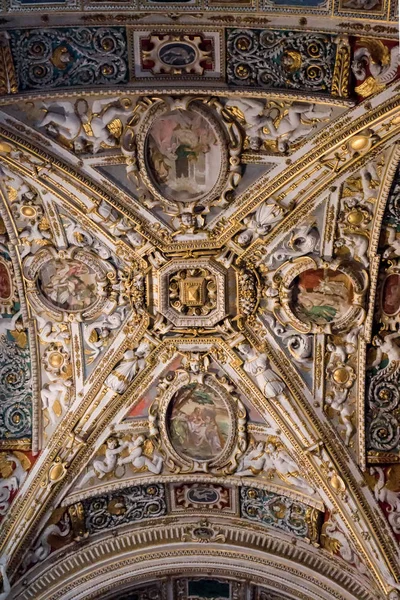 BERGAMO, LOMBARDY / ITALY - JUNE 25: Interior View of the Basili — стоковое фото