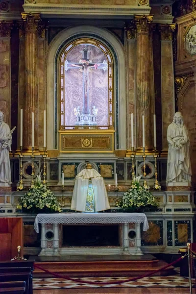 BERGAMO, LOMBARDY / ITÁLIA - JUNHO 25: Vista interior da Catedra — Fotografia de Stock