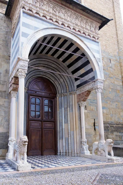 Bergamo, Lombardia/Włochy – 26 czerwca: Basilica di Santa Maria Magg — Zdjęcie stockowe