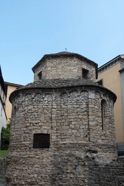 Bergamo, Lombardije, Italië - 26 juni: kapel di Santa Croce in Berg — Stockfoto