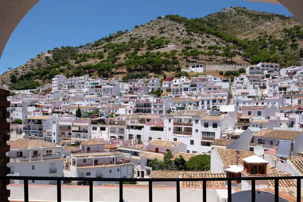 MIJAS, ANDALUCIA / ESPAÑA - 3 DE JULIO: Vista desde Mijas en Andalucía — Foto de Stock