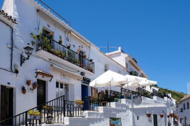 Mijas, Andalucia/İspanya - 3 Temmuz: Tipik sokak Cafe ve Restau