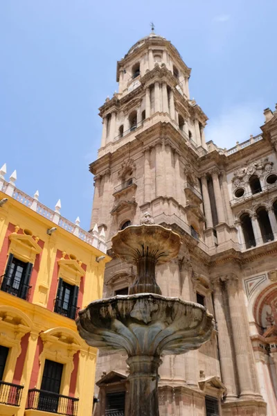Malaga, Andalucia i Hiszpanii - 5 lipca: Barokowy Bishop's Palace wyzna — Zdjęcie stockowe