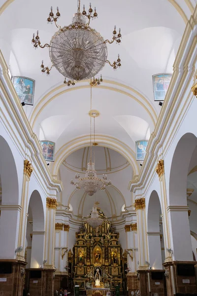 MARBELLA, ANDALUCIA / ESPANHA - JULHO 6: Interior da Igreja de — Fotografia de Stock