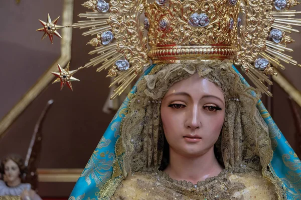 MARBELLA, ANDALUCIA / ESPANHA - JULHO 6: Estátua de Nossa Senhora — Fotografia de Stock
