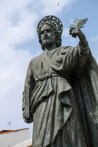 MARBELLA, ANDALUCIA / ESPAÑA - 6 DE JULIO: Estatua de San Bernabé en Ma — Foto de Stock