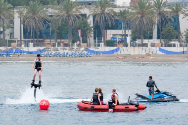 Marbella, Andalucia/İspanya - 6 Temmuz: İnsanlar tadını su sporları