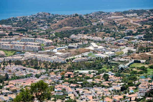 Benalmadena, Andalusië/Spanje - 7 juli: Uitzicht vanaf Mount Calamorr — Stockfoto