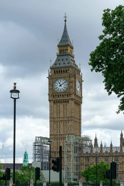 London - 30 juli: Utsikt över Big Ben i London på 30 juli 2017 — Stockfoto