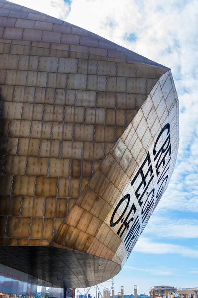 CARDIFF / Royaume-Uni - 27 AOÛT : Millennium Centre à Cardiff en août — Photo