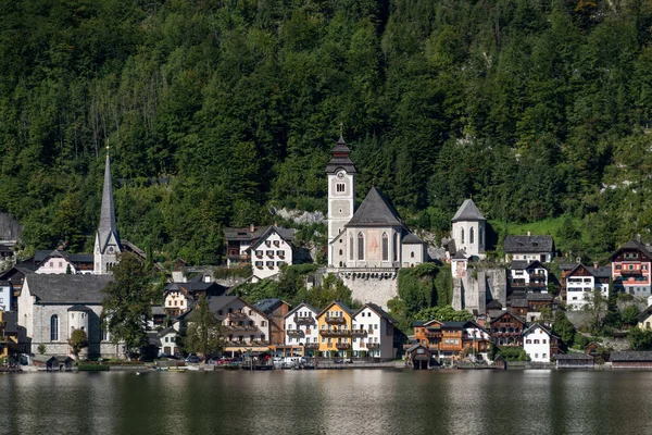 HALLSTATT, SALZKAMMERGUT / AUSTRIA - 14 DE SEPTIEMBRE: Vista de los salones —  Fotos de Stock