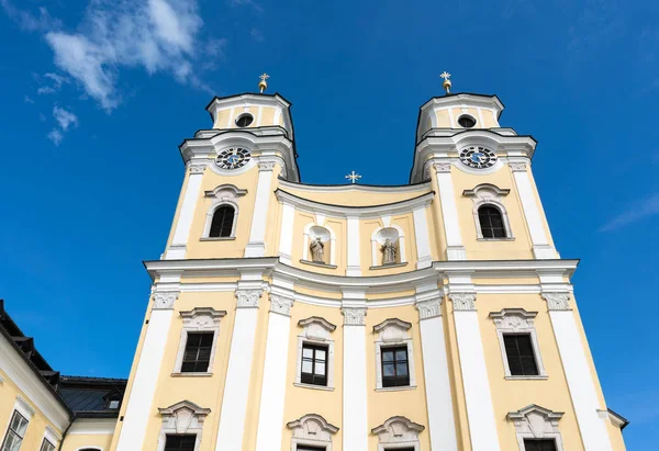 MONDSEE UPPER AUSTRIA / AUSTRIA - 15 DE SEPTIEMBRE: La Colegiata C — Foto de Stock