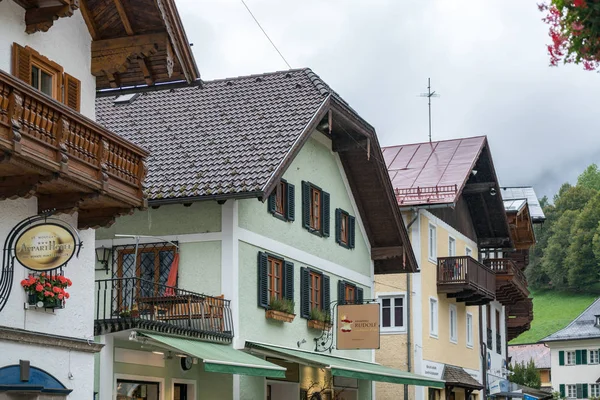 ST. WOLFGANG, SALZKAMMERGUT/AUSTRIA - SEPTEMBER 16 : Green Paint — Stock Photo, Image