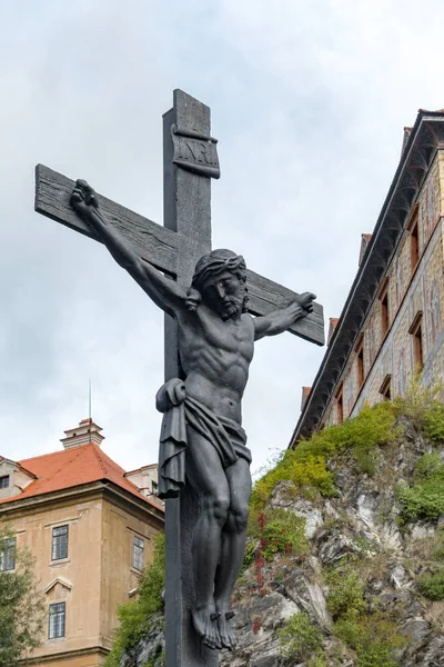 CESKY KRUMLOV, BOHEMIA / REPÚBLICA CHECA - 17 DE SEPTIEMBRE: Estatua de — Foto de Stock