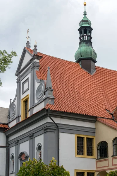 CESKY KRUMLOV, BOHEMIA / CZECH REPUBLIC - SEPTEMBER 17: Monastery — стоковое фото