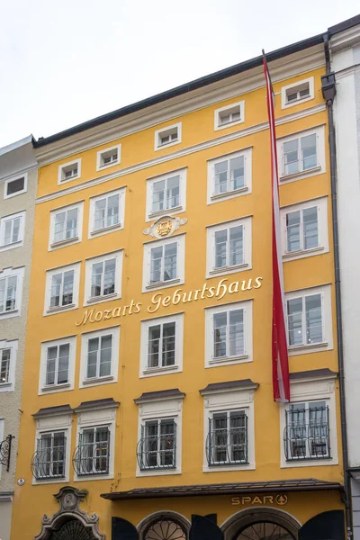Salzburg/Rakousko – 19. září: Pohled na Mozartův dům a narození — Stock fotografie