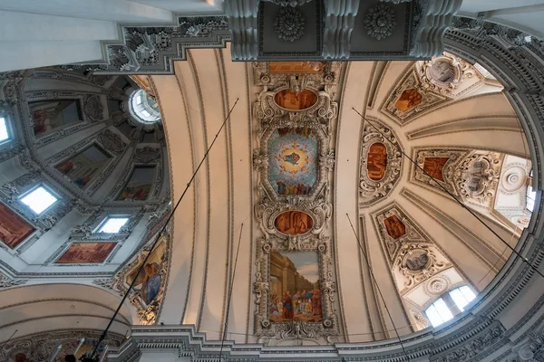 SALZBURG/AUSTRIA - SEPTEMBER 19 : View of the Ceiling in Salzbur — Stock Photo, Image