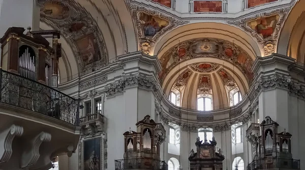 SALZBURG/AUSTRIA - SEPTEMBER 19 : View of the Ceiling in Salzbur — Stock Photo, Image