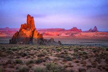 Kayenta Arizona yakınlarındaki Church Rock.