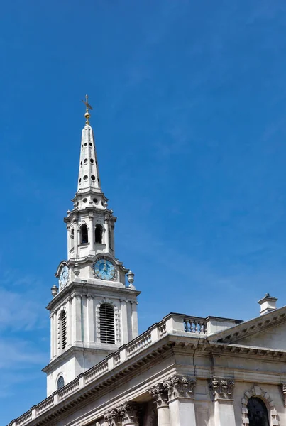 Londýn – 27. července: St Martin in the Fields kostela Trafalgar Squ — Stock fotografie