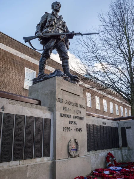 TUNBRIDGE WELLS, KENT / UK - JANUARY 5: Tunbridge Wells War Memor — стоковое фото