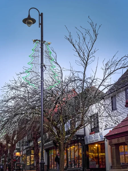 GRINSTEAD ORIENTE, SUSSEX OCCIDENTALE / UK - 5 GENNAIO: Veduta della High St — Foto Stock