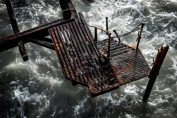 EASTBOURNE, EAST SUSSEX / UK - JANUARY 7: Iron Staircase at Eastb — стоковое фото