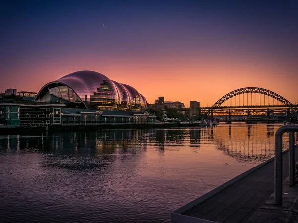 GATESHEAD, TYNE AND WEAR / UK - JANEIRO 20: Vista do buil do sábio — Fotografia de Stock