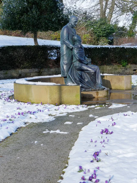 ORIENTE GRINSTEAD, WEST SUSSEX / UK - FEVEREIRO 27: McIndoe Memorial — Fotografia de Stock