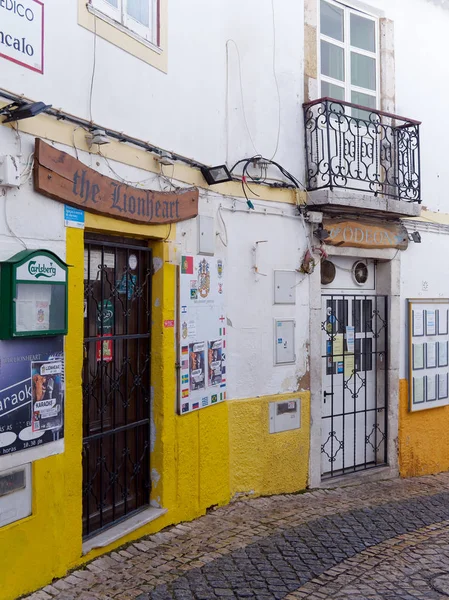 Lagos, Algarve/Portugal - 5 mars: Gammal restaurang och Bar i La — Stockfoto