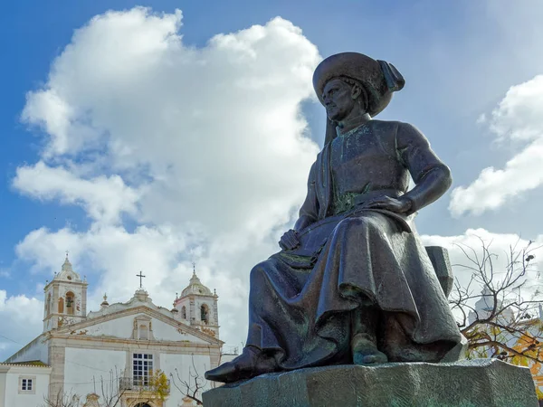 LAGOS, ALGARVA / PORTUGAL - 5 DE MARZO: Estatua de Enrique el Navigato — Foto de Stock